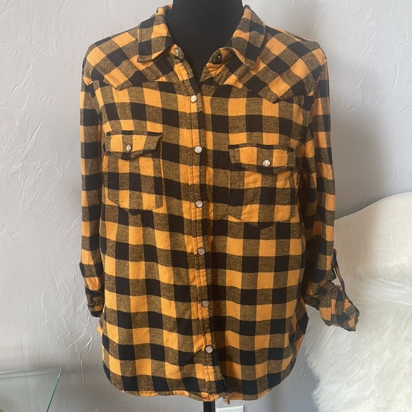 Forever 21 Gold & Black Plaid Shirt - Picture 2 of 7